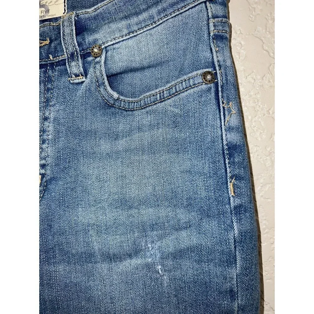 𝅺FREE People Denim Jeans Light Wash Raw shred Hem Distressed 25” (M)